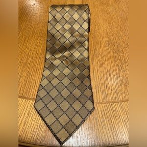 Gattonero men’s gold and navy blue silk tie